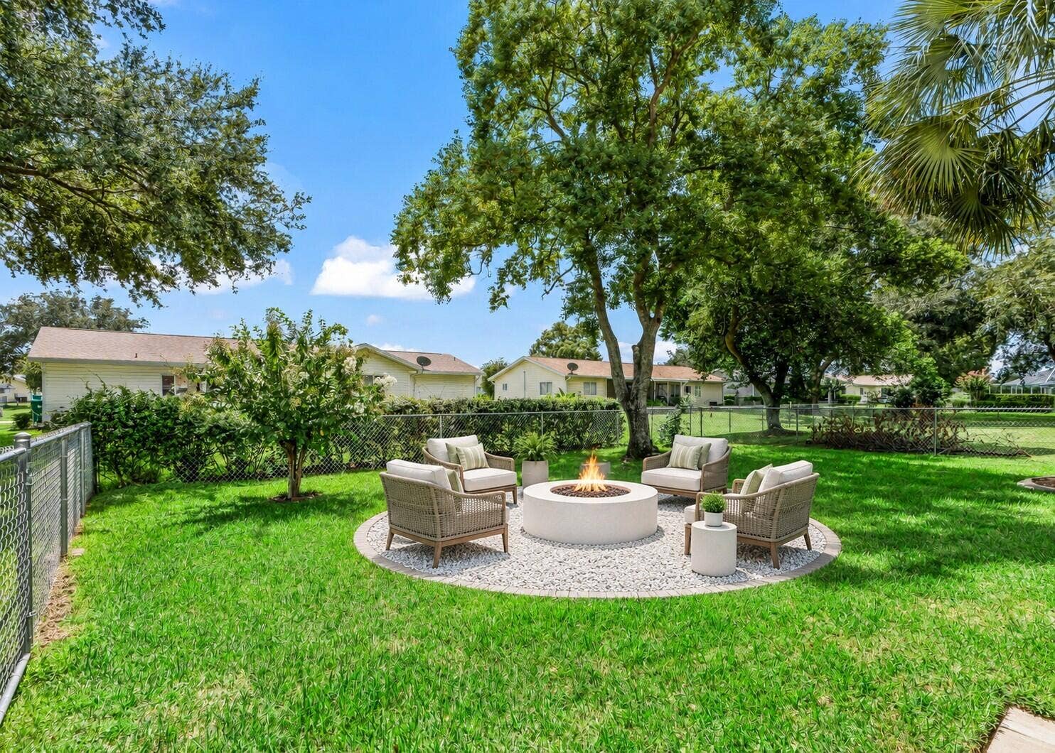 17760 SE 108th Avenue, Summerfield, FL 34491 Sunny Backyard Fire Pit Retreat