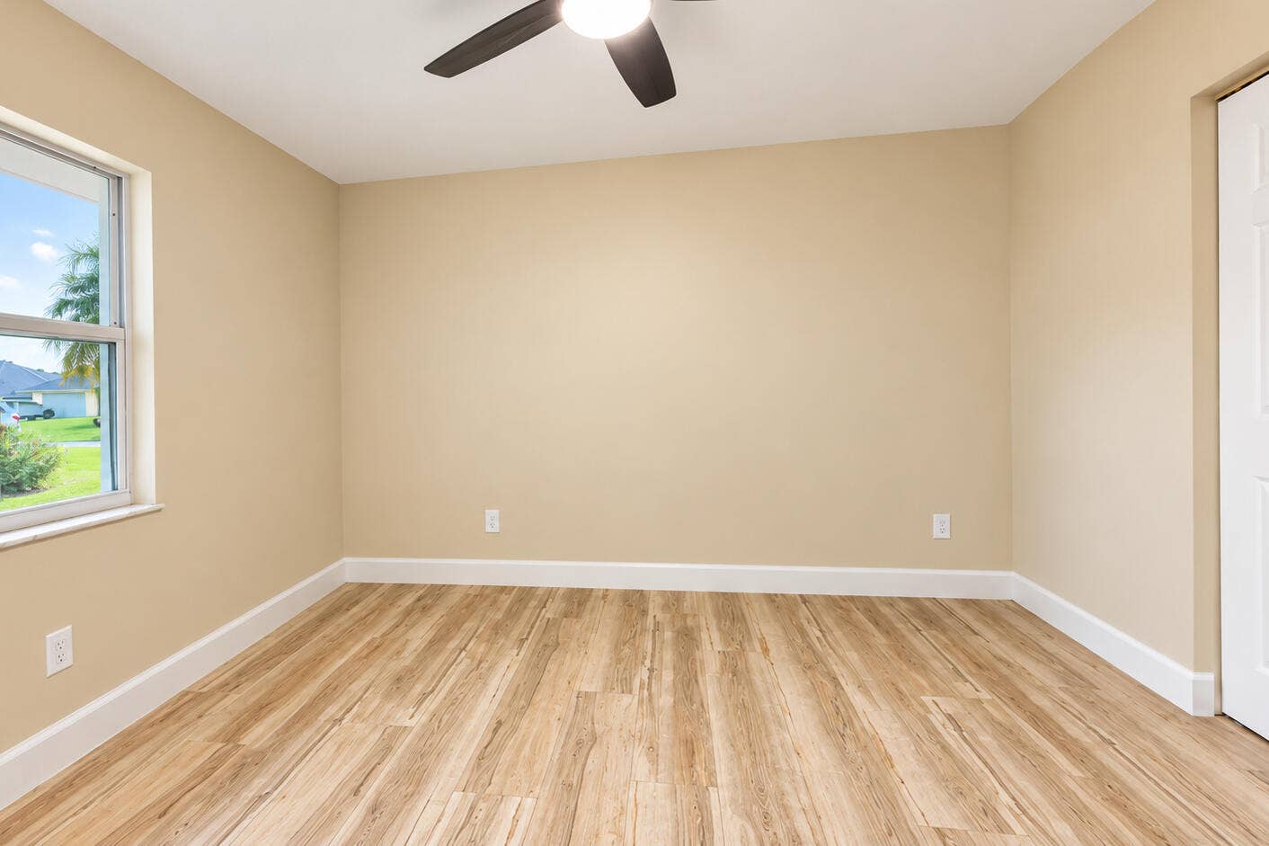 2nd bedroom alt view