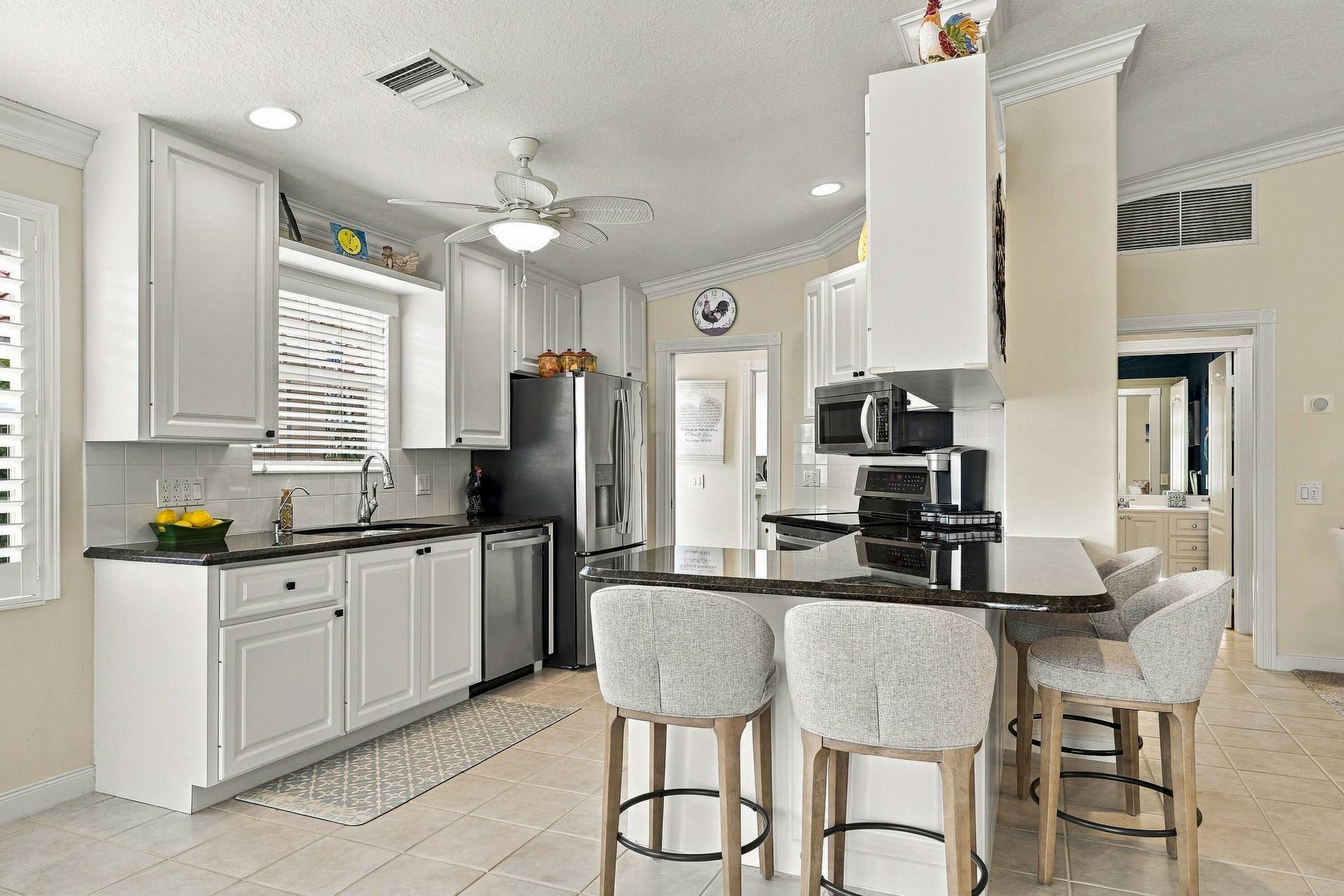 Breakfast bar