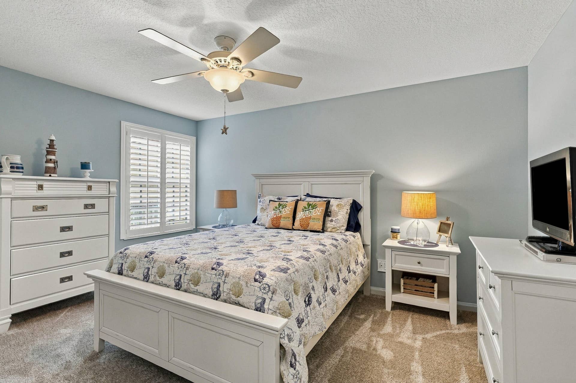 Second bedroom