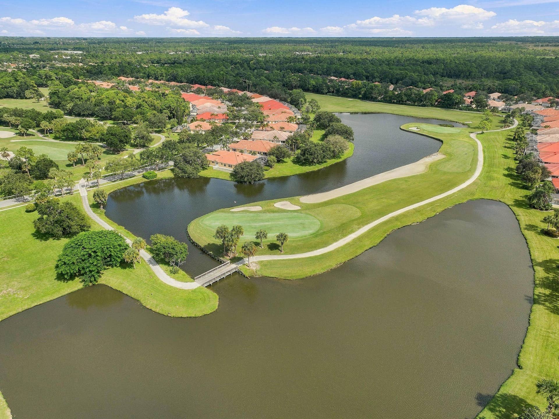 Lake and golf course in The Florida Club