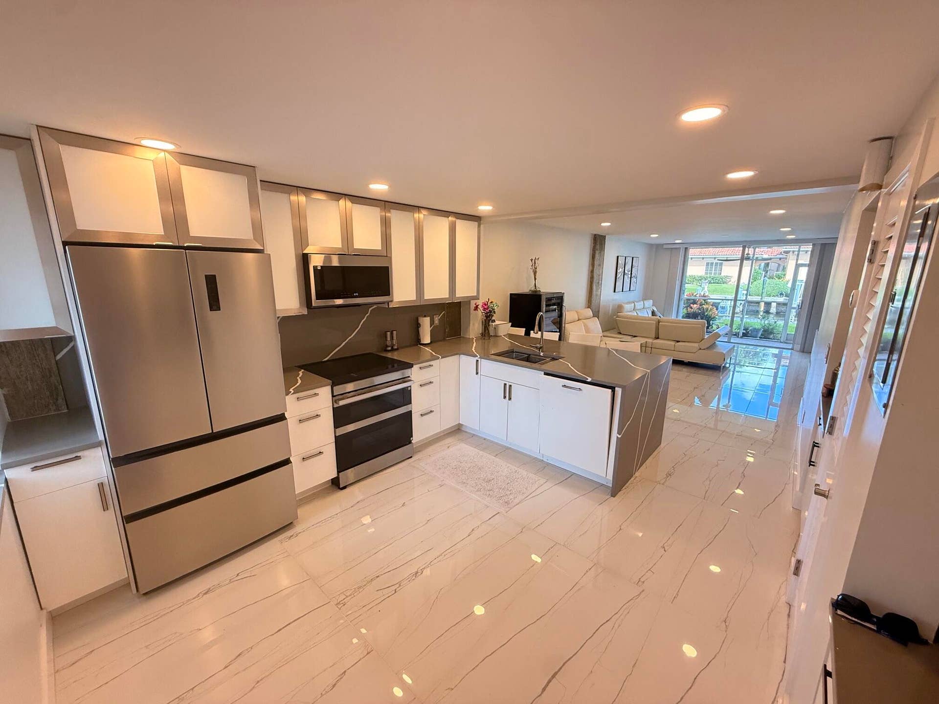 105 PARADISE HARBOUR Boulevard, #108, North Palm Beach, FL 33408 Kitchen