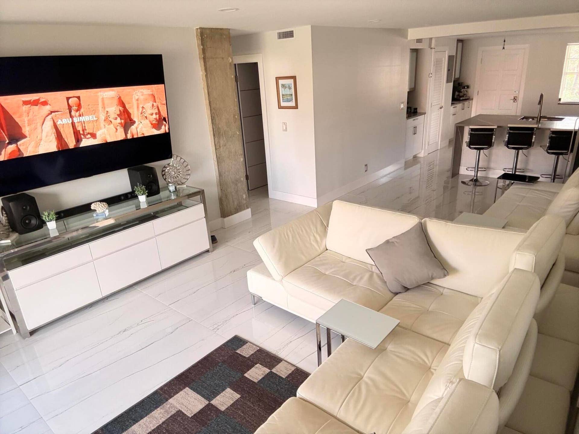 105 PARADISE HARBOUR Boulevard, #108, North Palm Beach, FL 33408 Livingroom
