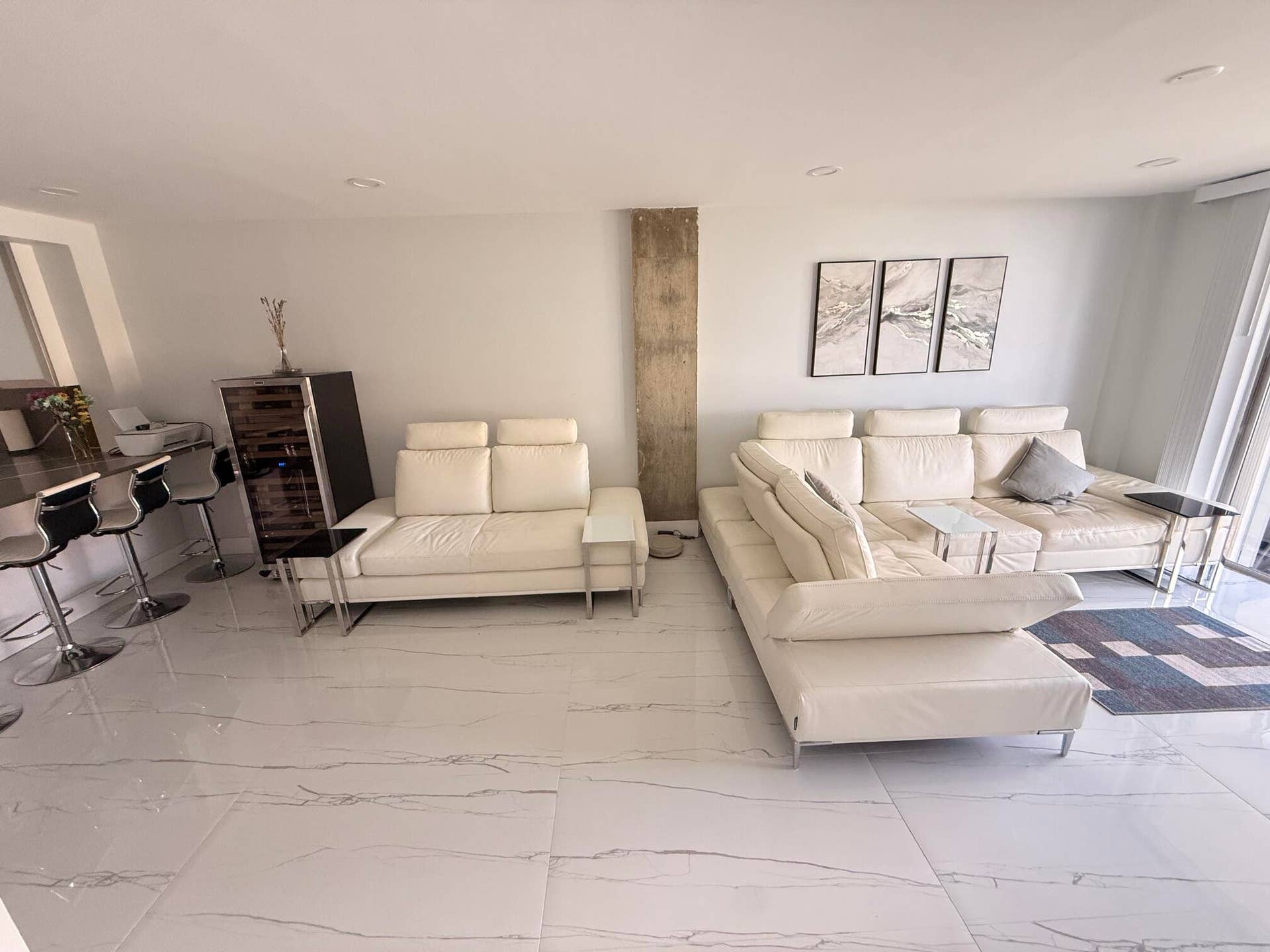 105 PARADISE HARBOUR Boulevard, #108, North Palm Beach, FL 33408 Livingroom