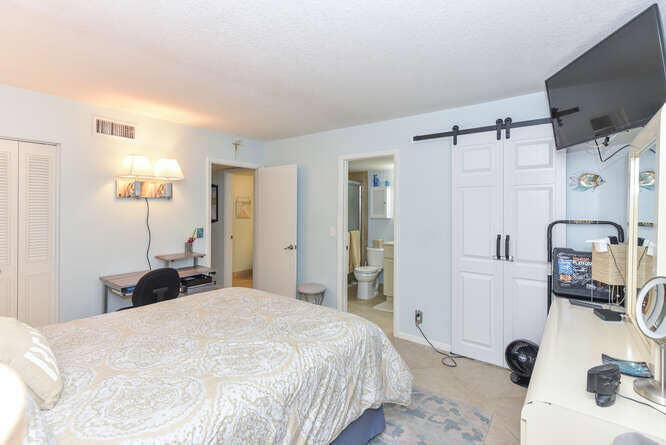 1605 US-1, #V2-103, Jupiter, FL 33477 1605 US Rte 1 V2103 Jupiter FL-small-024