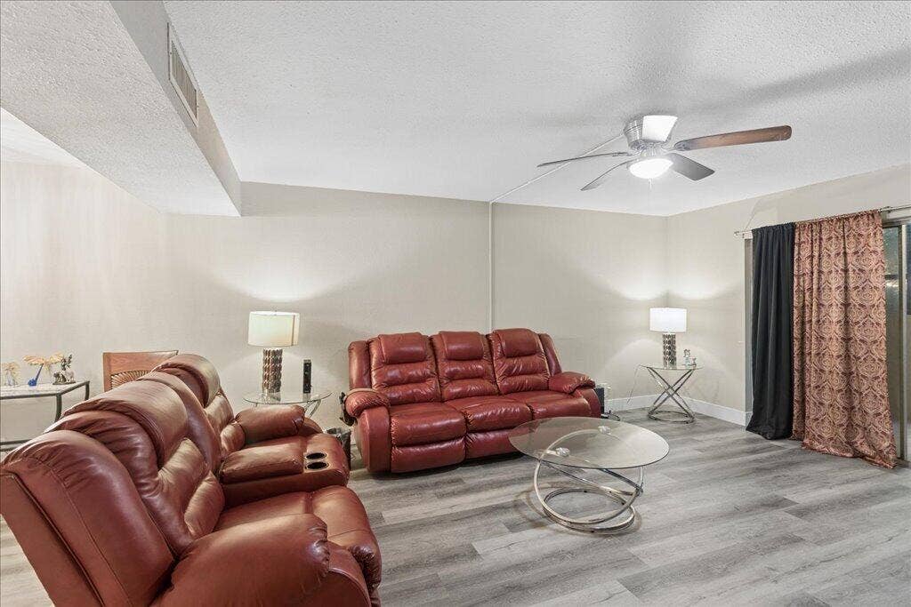 3030 Coral Springs Drive, Coral Springs, FL 33065 10-U9A8268