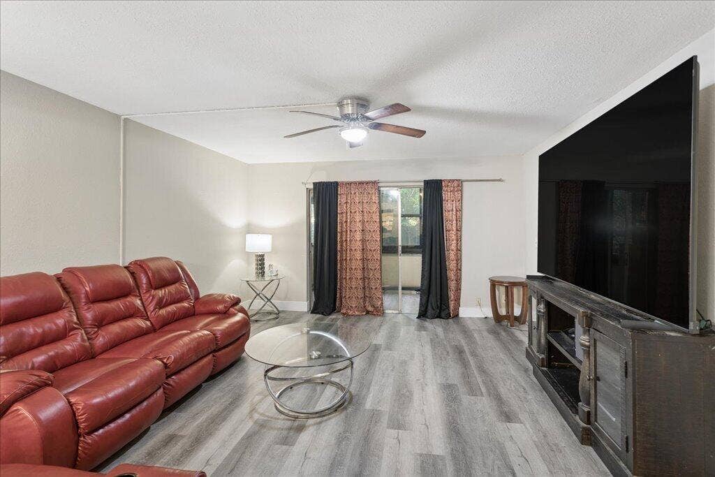 3030 Coral Springs Drive, Coral Springs, FL 33065 11-U9A8271