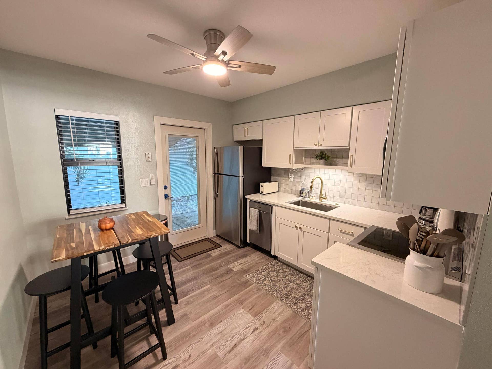 210 NE 12TH Street, #A, Delray Beach, FL 33444 IMG_5137