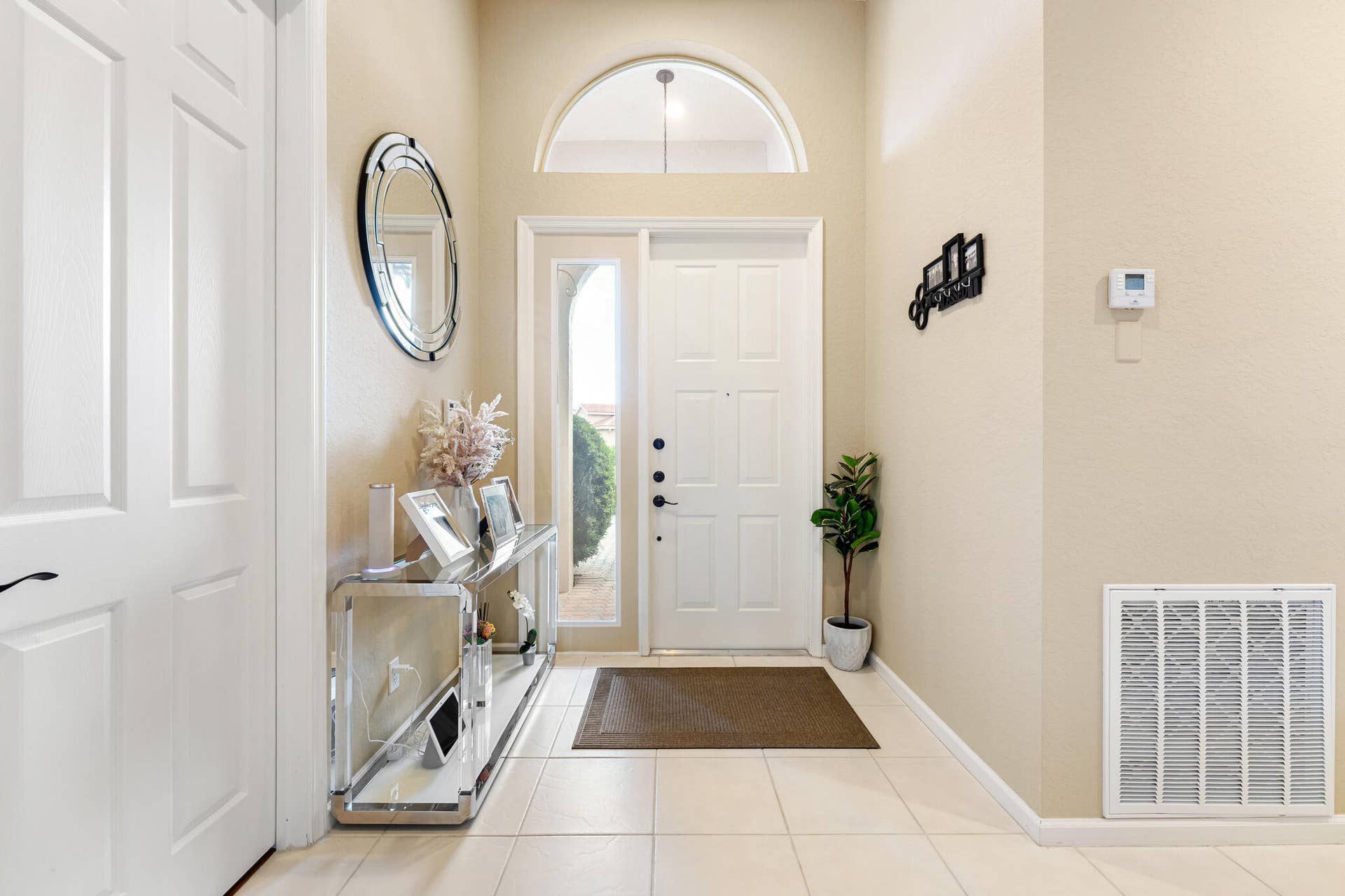 8840 Via Tuscany Drive, Boynton Beach, FL 33472 Foyer