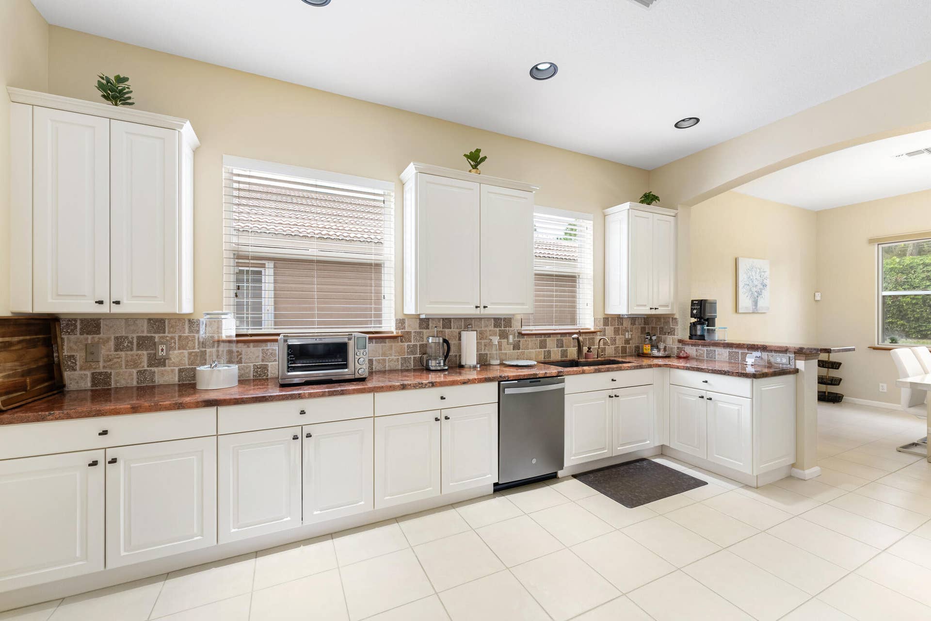 8840 Via Tuscany Drive, Boynton Beach, FL 33472 Kitchen