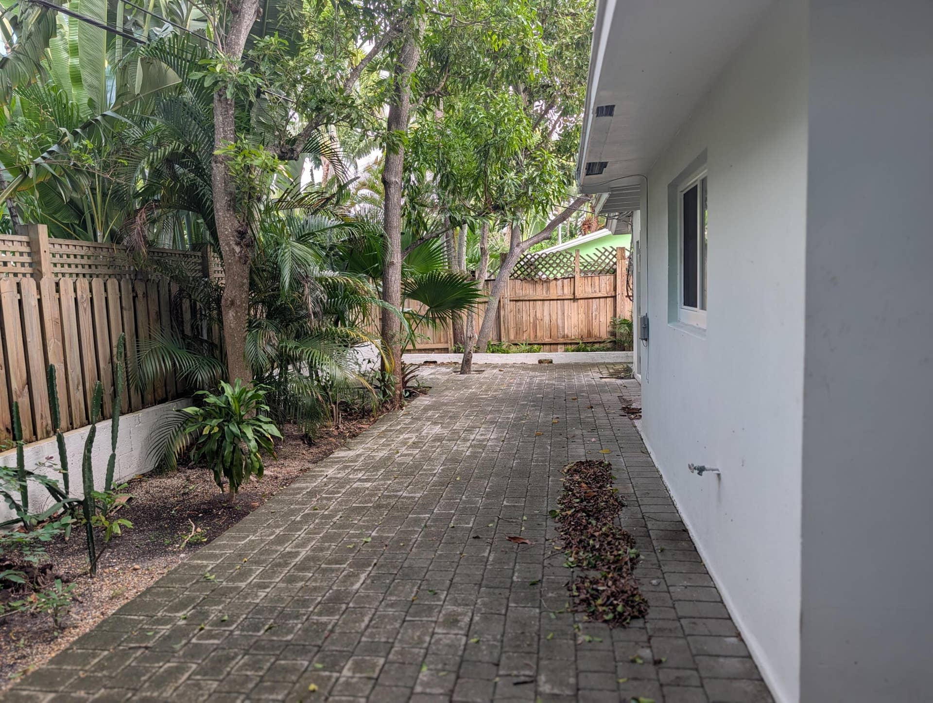 631 NE 17th Way, Fort Lauderdale, FL 33304 14631