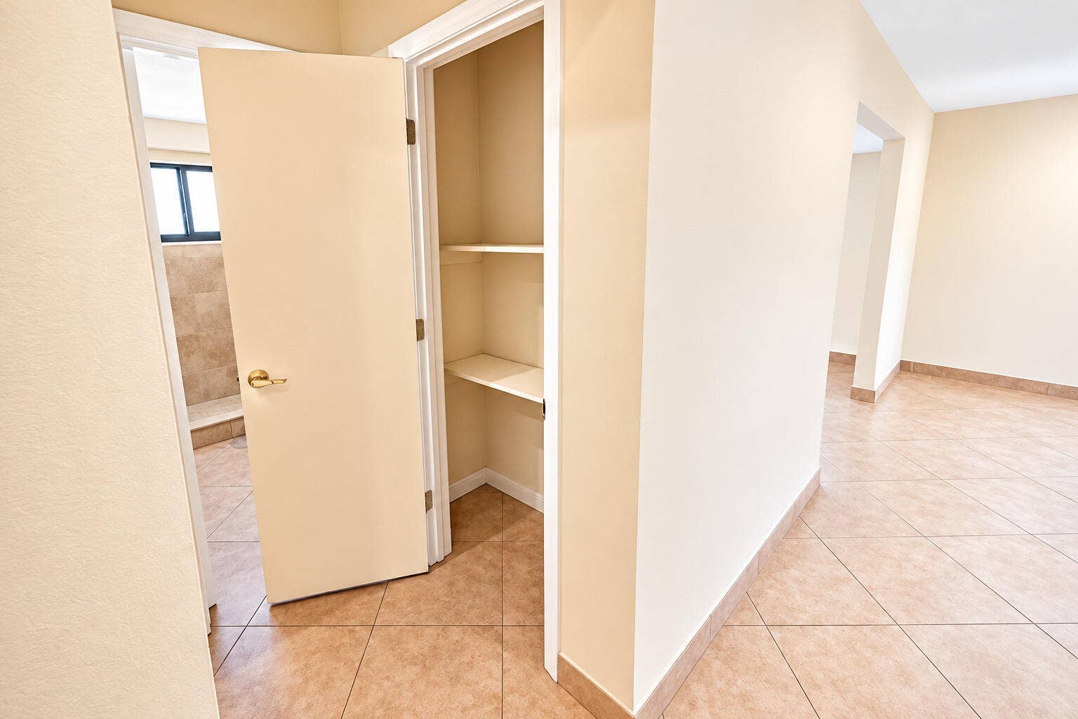 230 SE 1st Street, #2, Deerfield Beach, FL 33441 MLS_Ready_Hallway_Closet