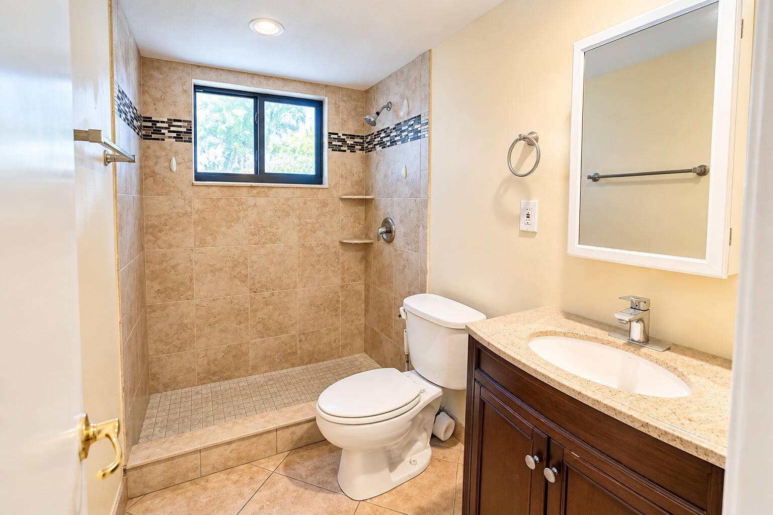 230 SE 1st Street, #2, Deerfield Beach, FL 33441 CEO_FILMZZZ_DSC04423_AI_Enhanced_MLS