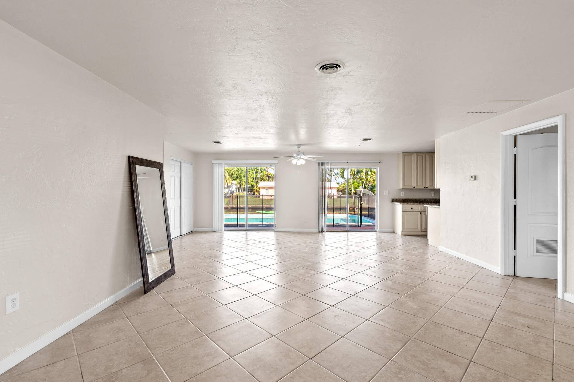 1700 SW 5TH Avenue, Pompano Beach, FL 33060 DSC06935