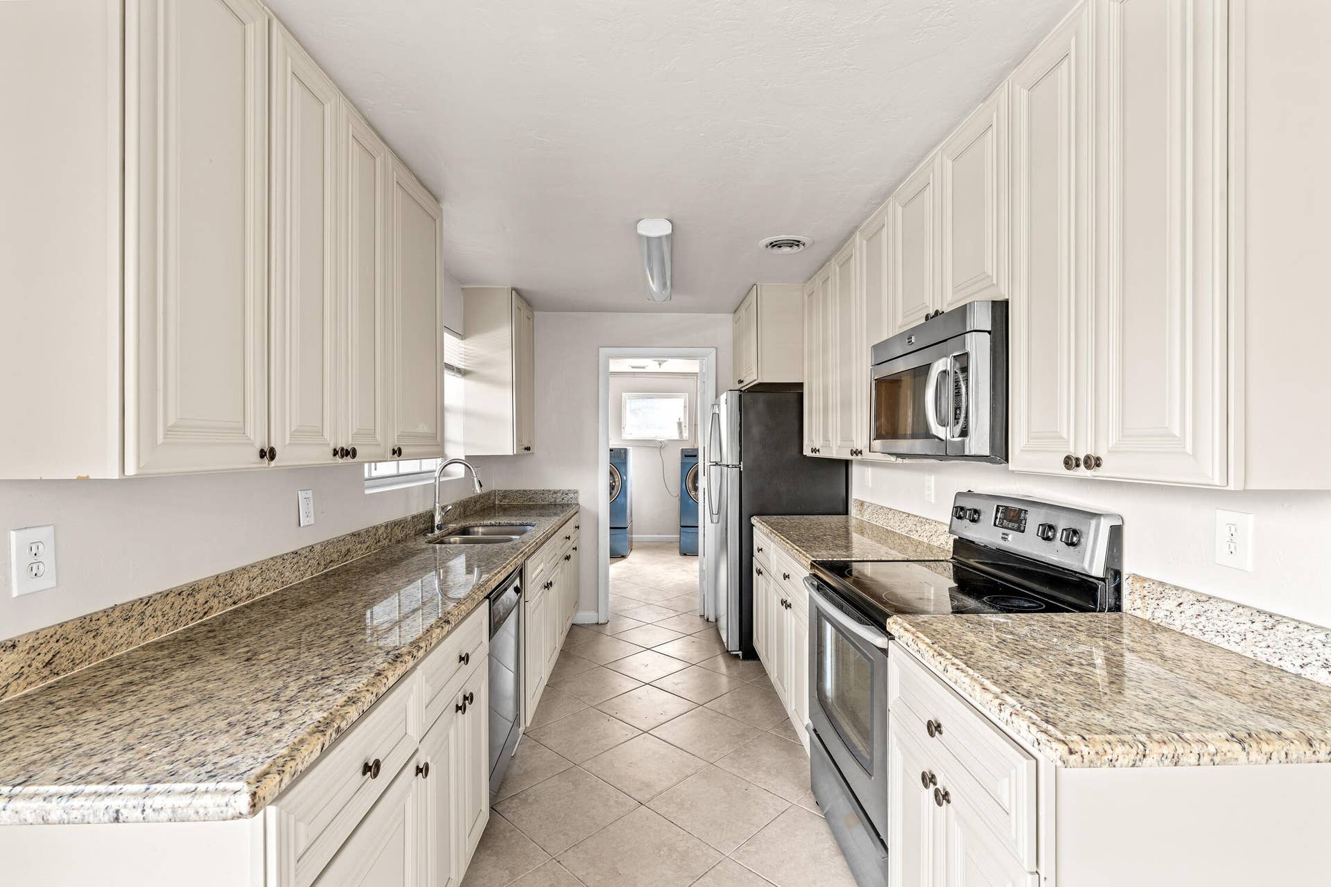 1700 SW 5TH Avenue, Pompano Beach, FL 33060 DSC06947