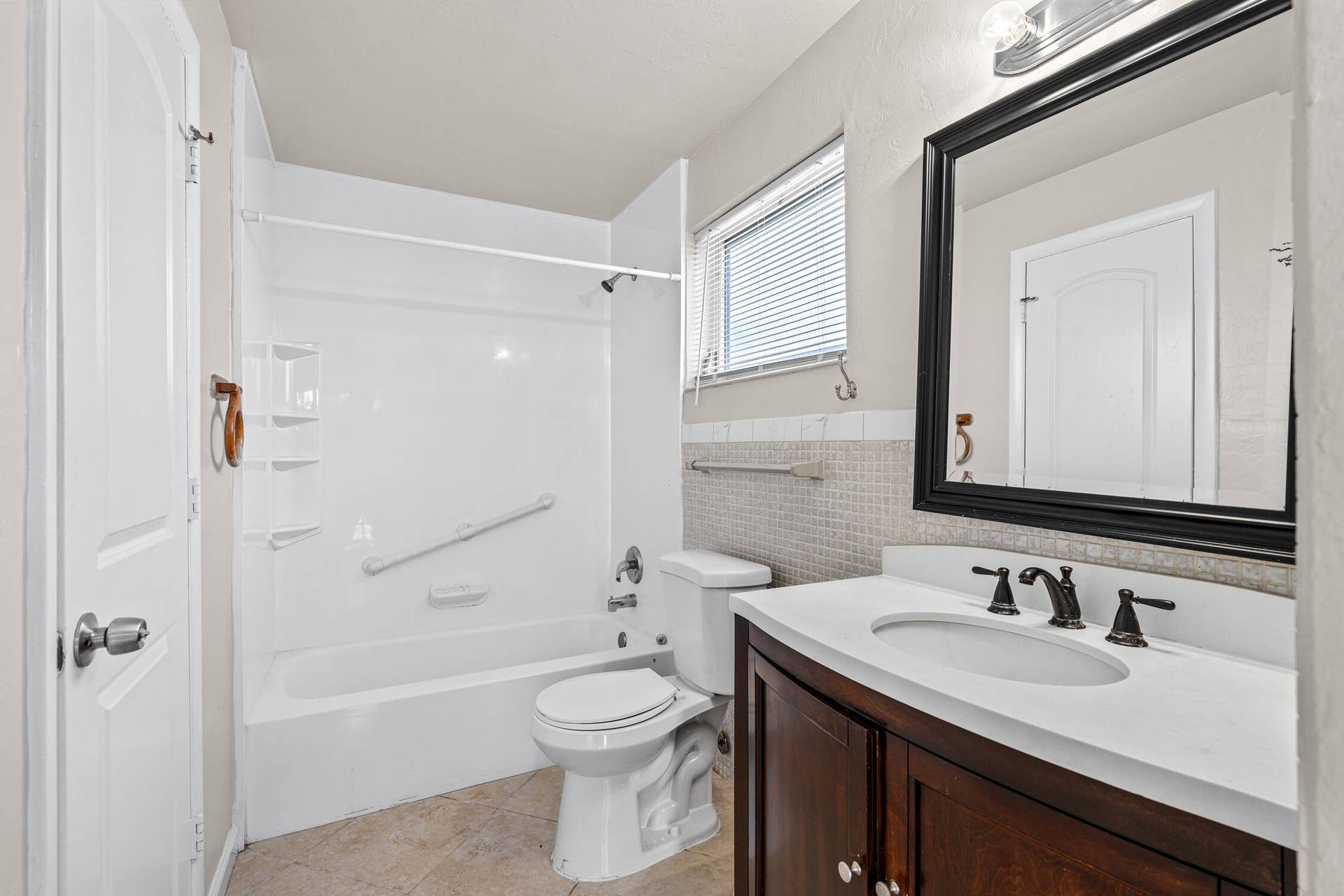 1700 SW 5TH Avenue, Pompano Beach, FL 33060 DSC06992