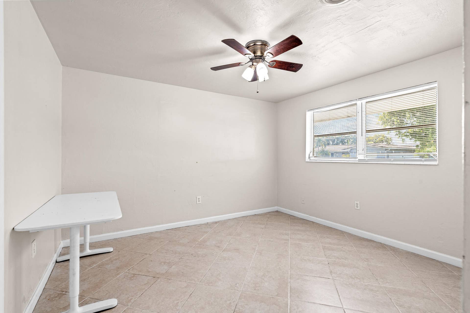 1700 SW 5TH Avenue, Pompano Beach, FL 33060 DSC06977