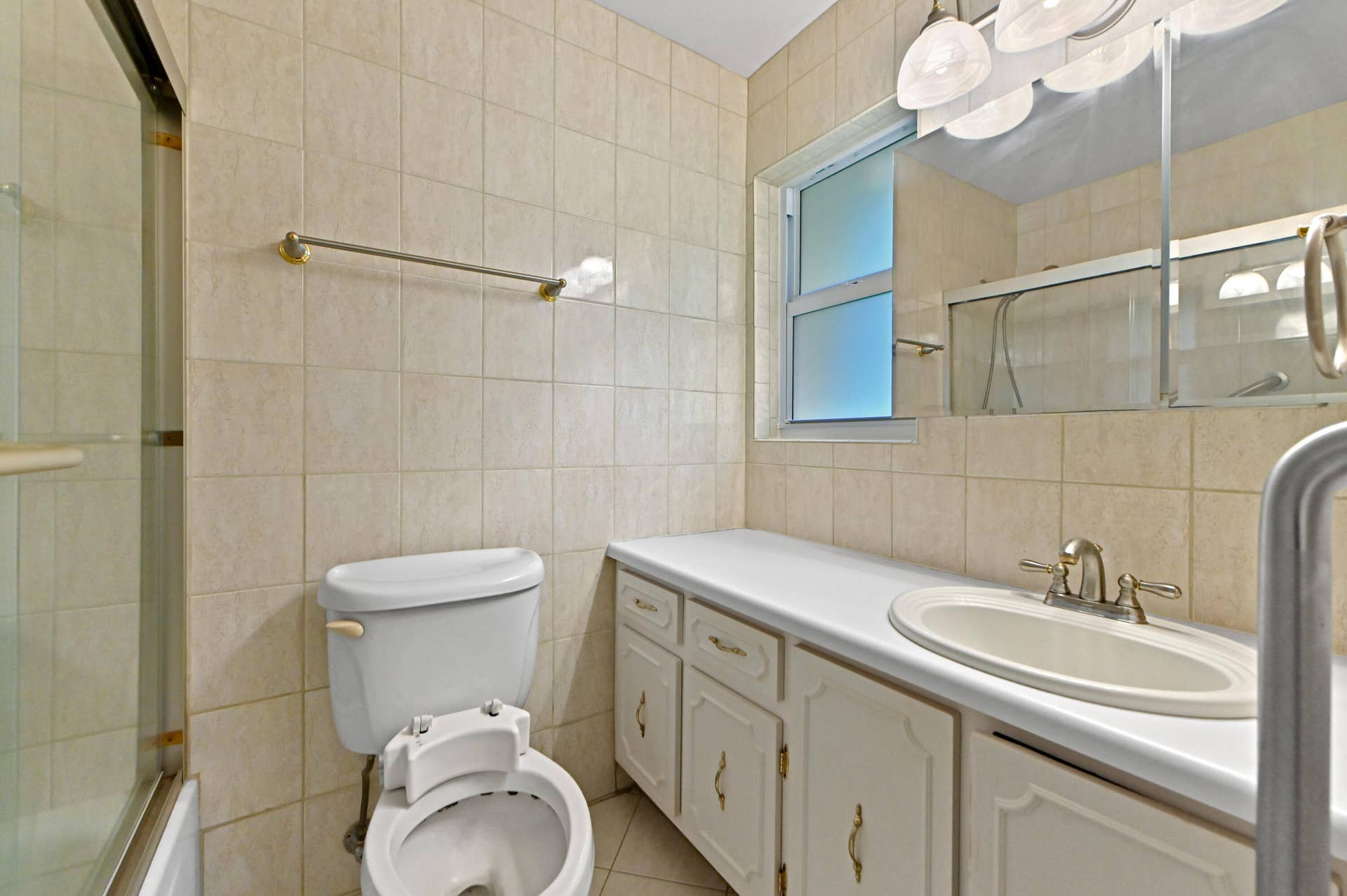 10 - 19 Bathroom 02 - ORIGINAL UNEDITED