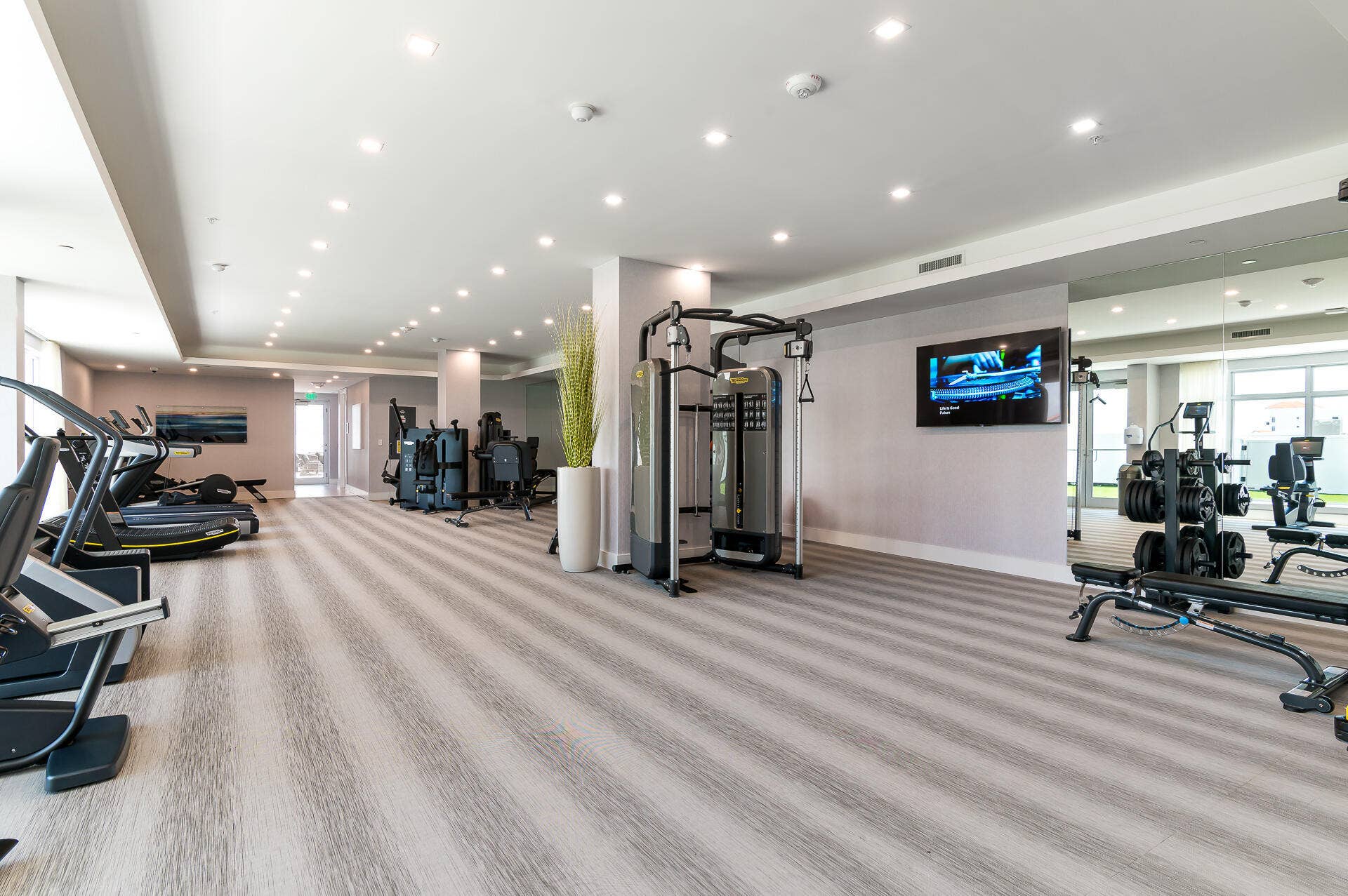 155 E Boca Raton Road, #418, Boca Raton, FL 33432 16 Fitness Center