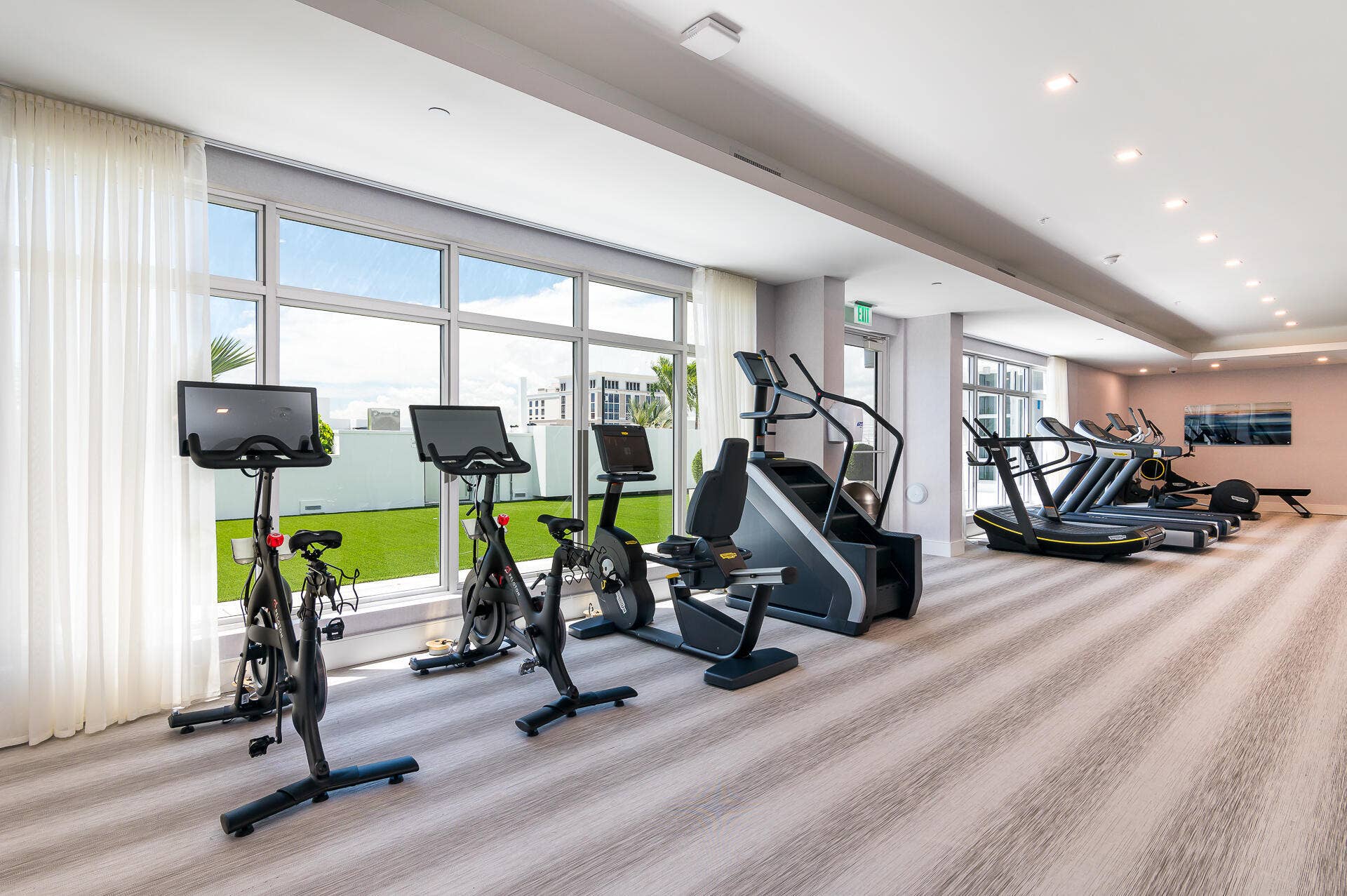 155 E Boca Raton Road, #418, Boca Raton, FL 33432 15 Fitness Center