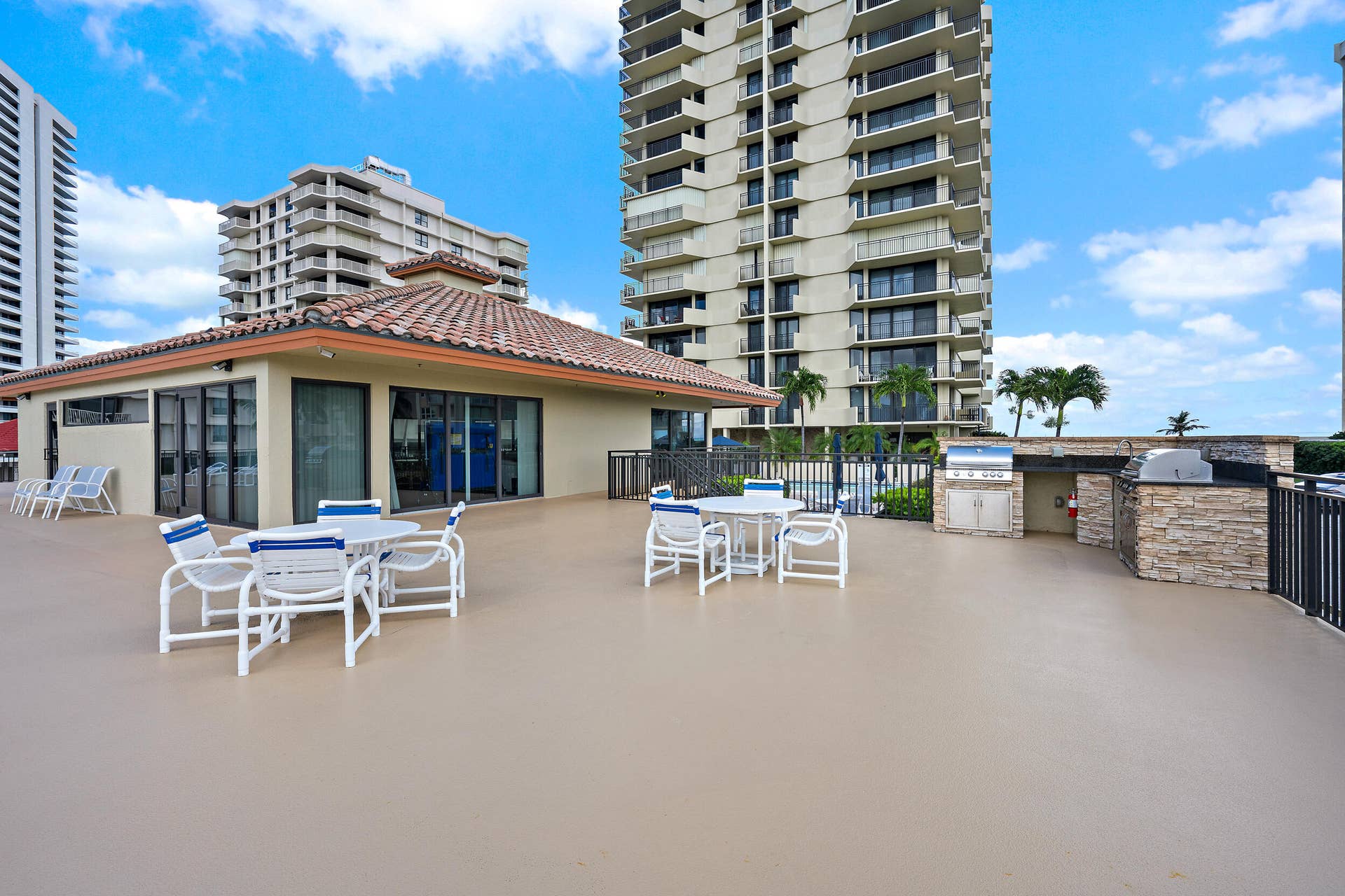 5460 N Ocean Drive, #12-C, Singer Island, FL 33404 Grilling Deck