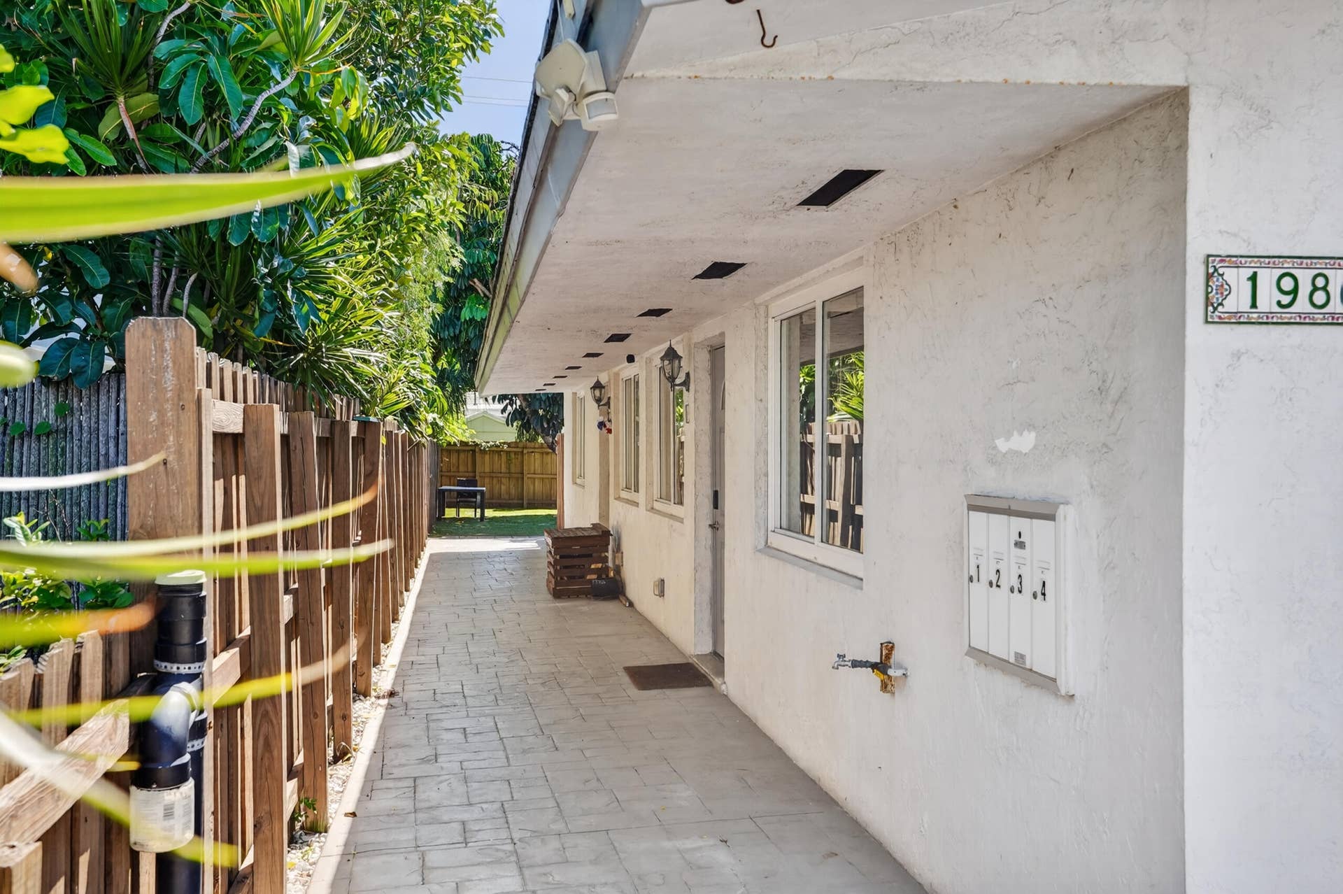 1986 NE 5TH Street, #1, Deerfield Beach, FL 33441 DSC00835