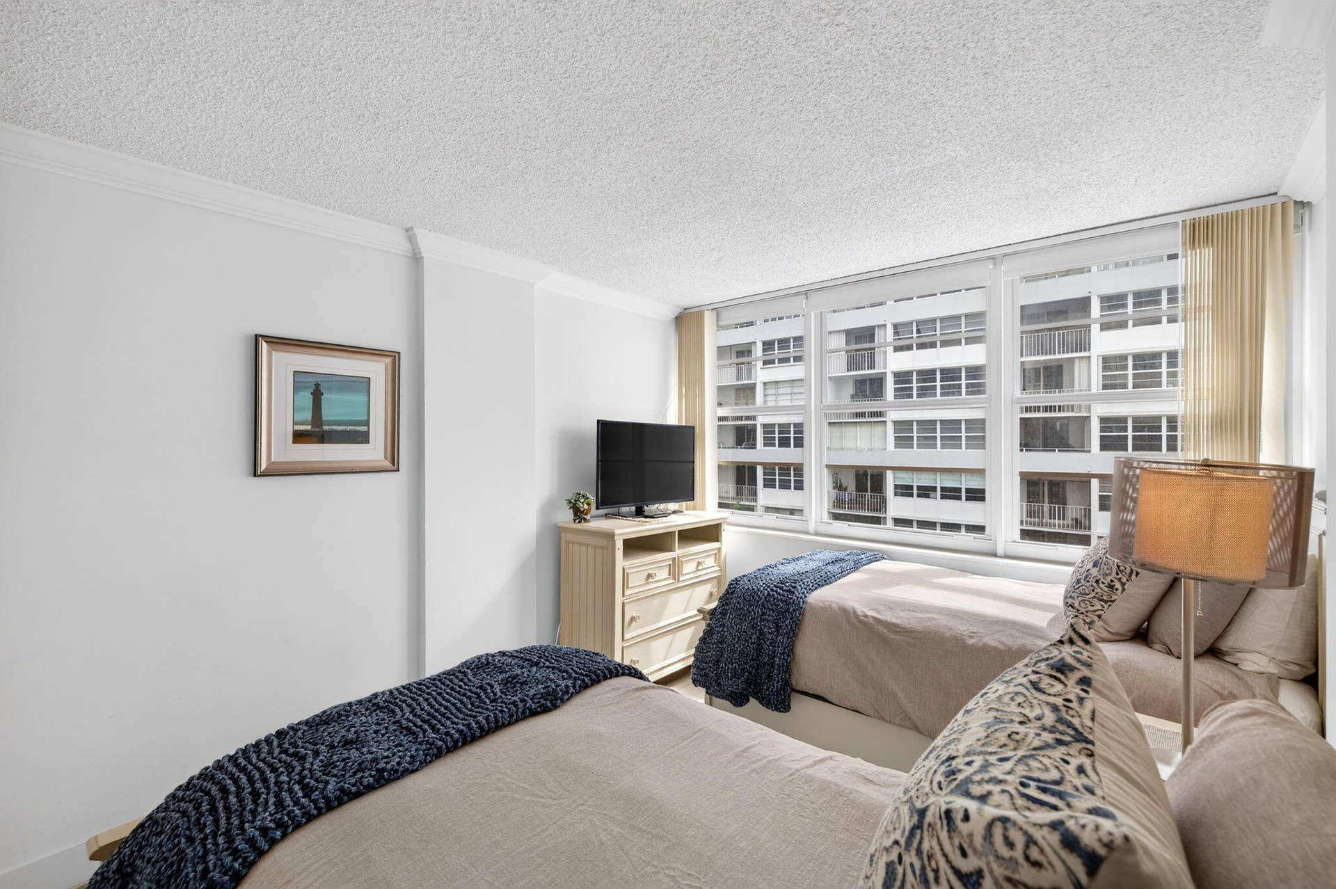 1170 N FEDERAL Highway, #512, Fort Lauderdale, FL 33304 45-web-or-mls-699A5620