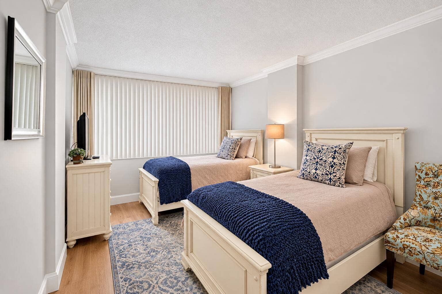 1170 N FEDERAL Highway, #512, Fort Lauderdale, FL 33304 Staged Twin Bedroom with Navy Throws (2)