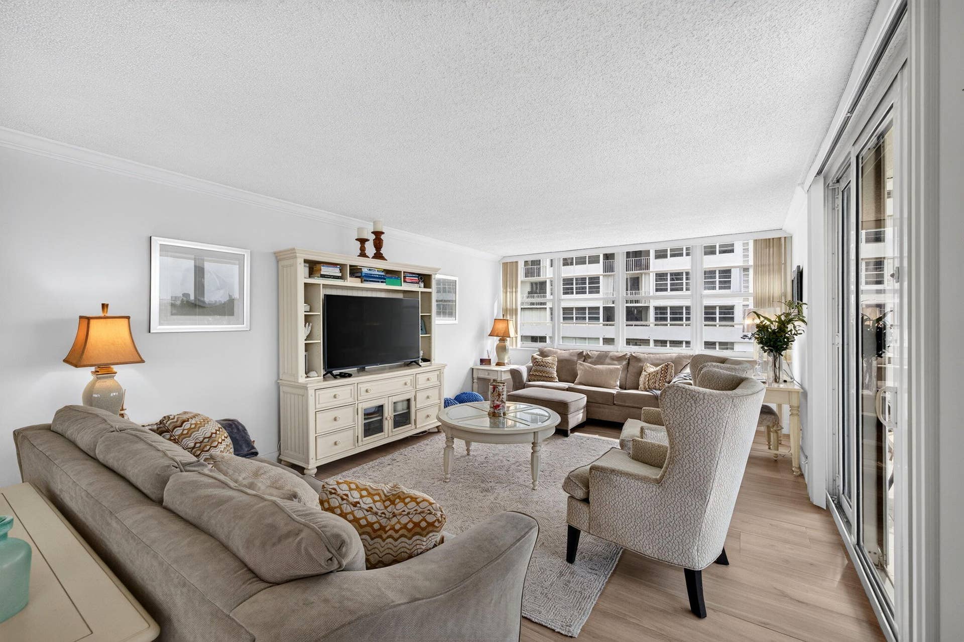 1170 N FEDERAL Highway, #512, Fort Lauderdale, FL 33304 6-web-or-mls-699A5234