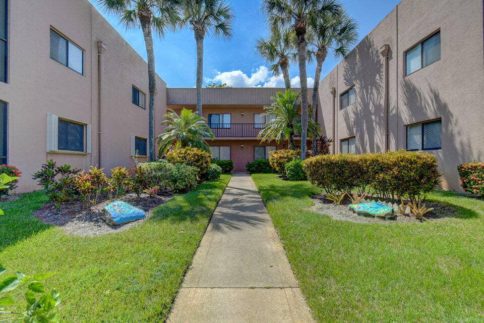15054 Ashland Way, #81, Delray Beach, FL 33484 Front walkway
