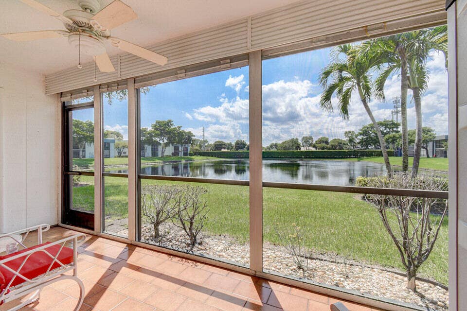 15054 Ashland Way, #81, Delray Beach, FL 33484 Lanai lake view