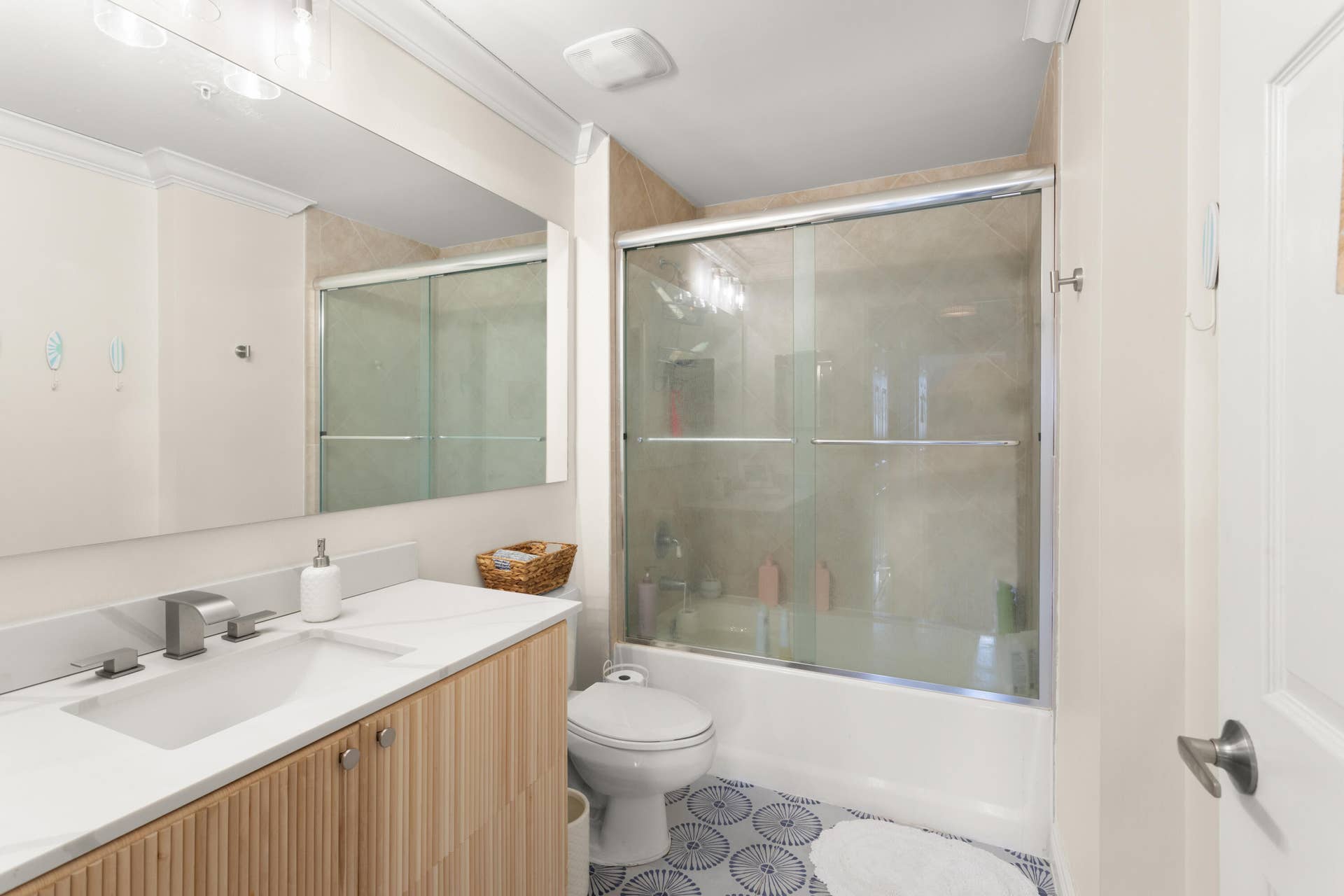 233 S FEDERAL Highway, #711, Boca Raton, FL 33432 Bathroom #2
