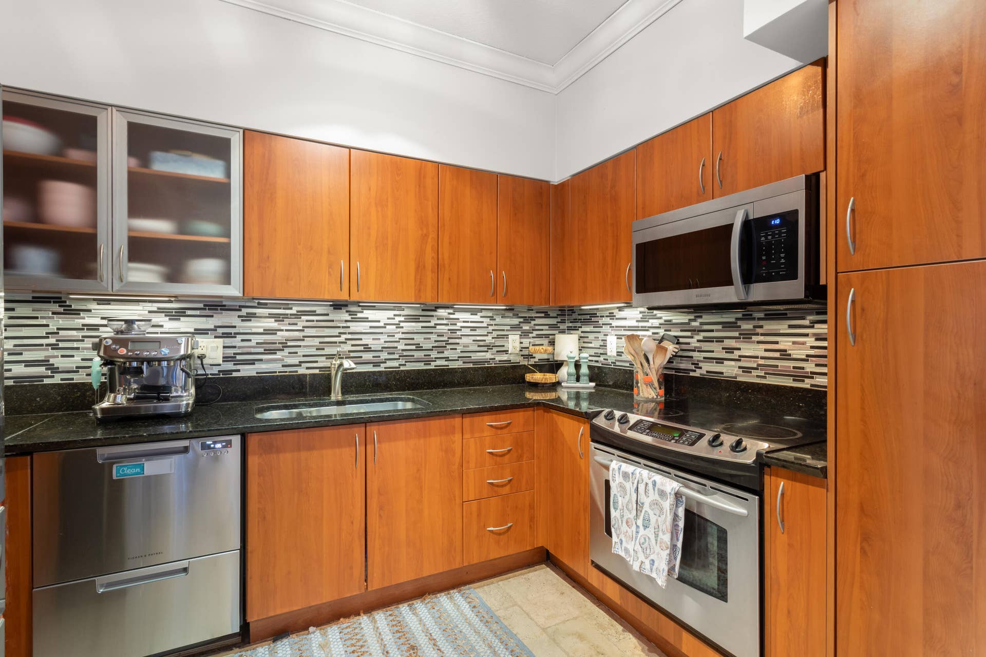 233 S FEDERAL Highway, #711, Boca Raton, FL 33432 Kitchen