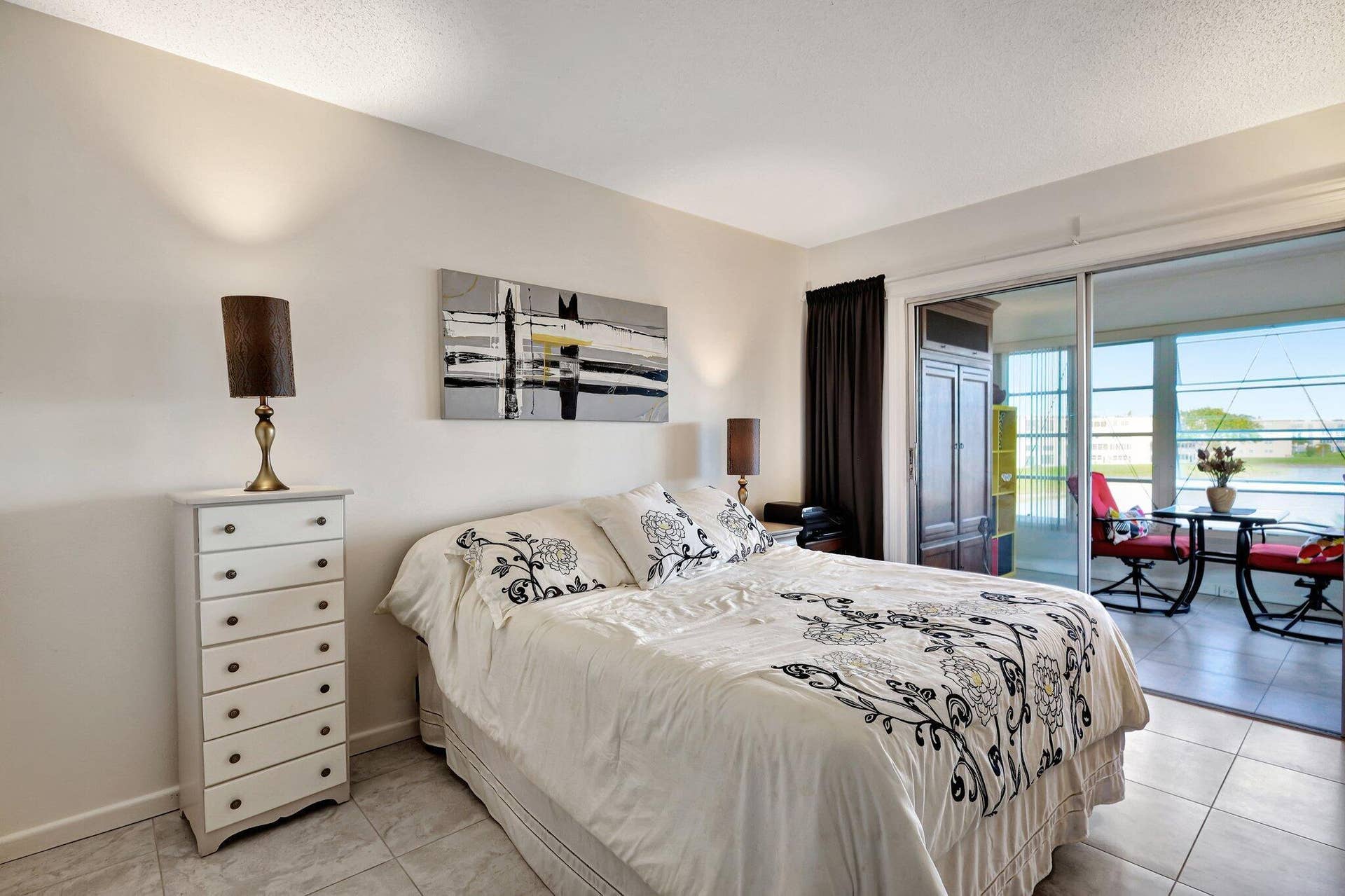 373 WELLINGTON J, West Palm Beach, FL 33417 GUEST BED