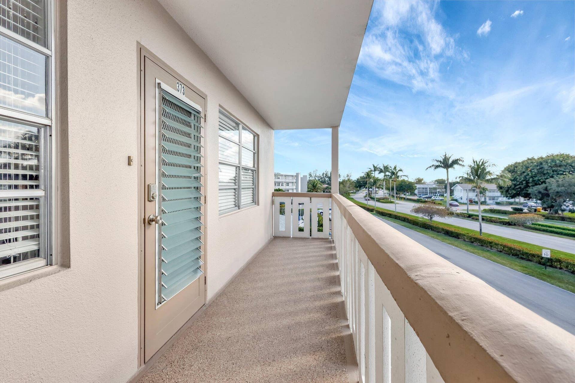 373 WELLINGTON J, West Palm Beach, FL 33417 CORNER