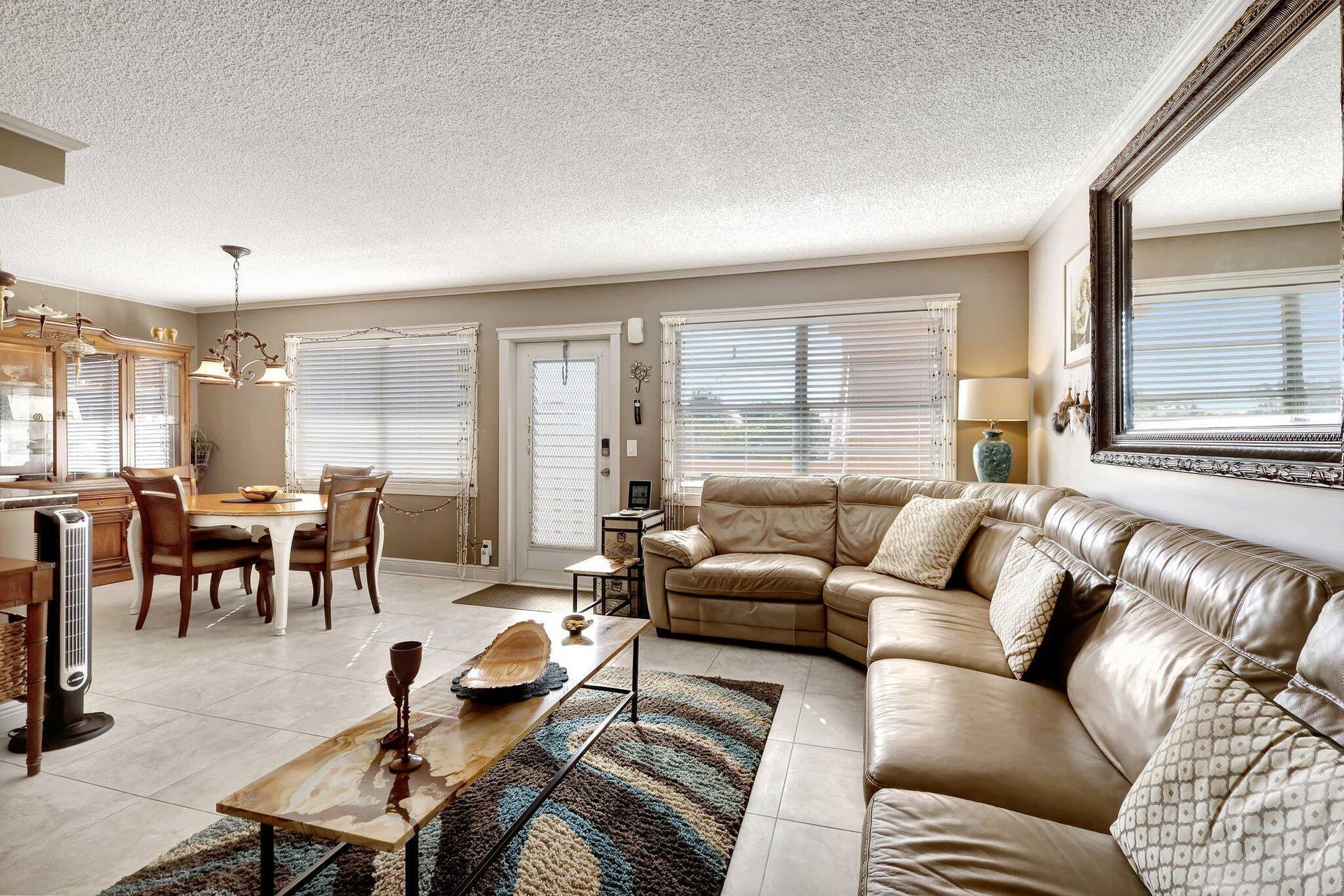 373 WELLINGTON J, West Palm Beach, FL 33417 EXTRA LARGE
