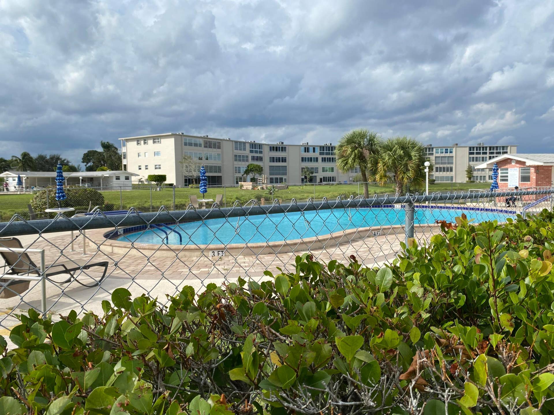 373 WELLINGTON J, West Palm Beach, FL 33417 2 Wellington pools