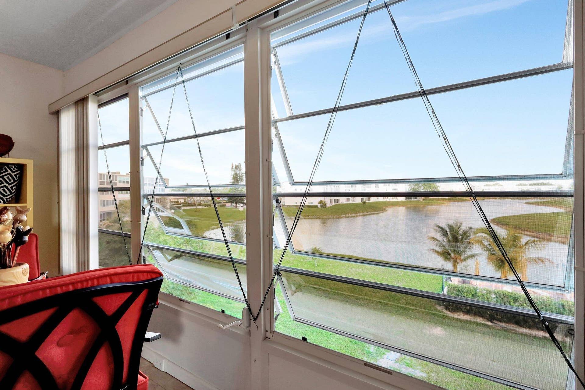 373 WELLINGTON J, West Palm Beach, FL 33417 WATER VIEW