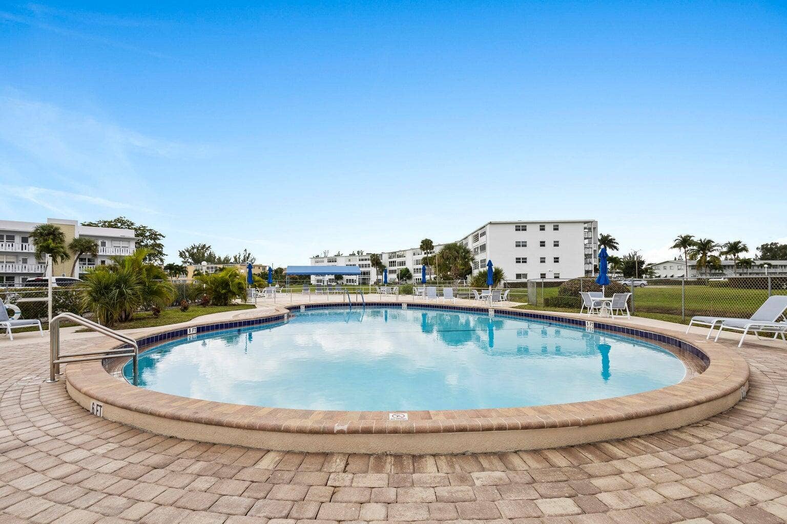 373 WELLINGTON J, West Palm Beach, FL 33417 WELLINGTON POOL