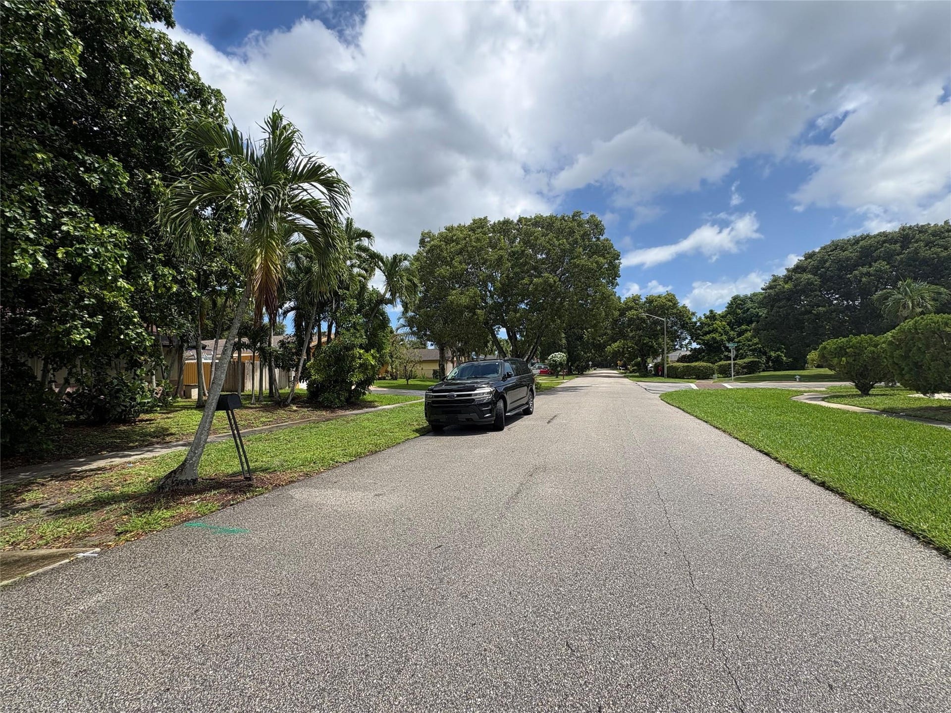 2109 PINEHURST Drive, West Palm Beach, FL 33407 Photo 9