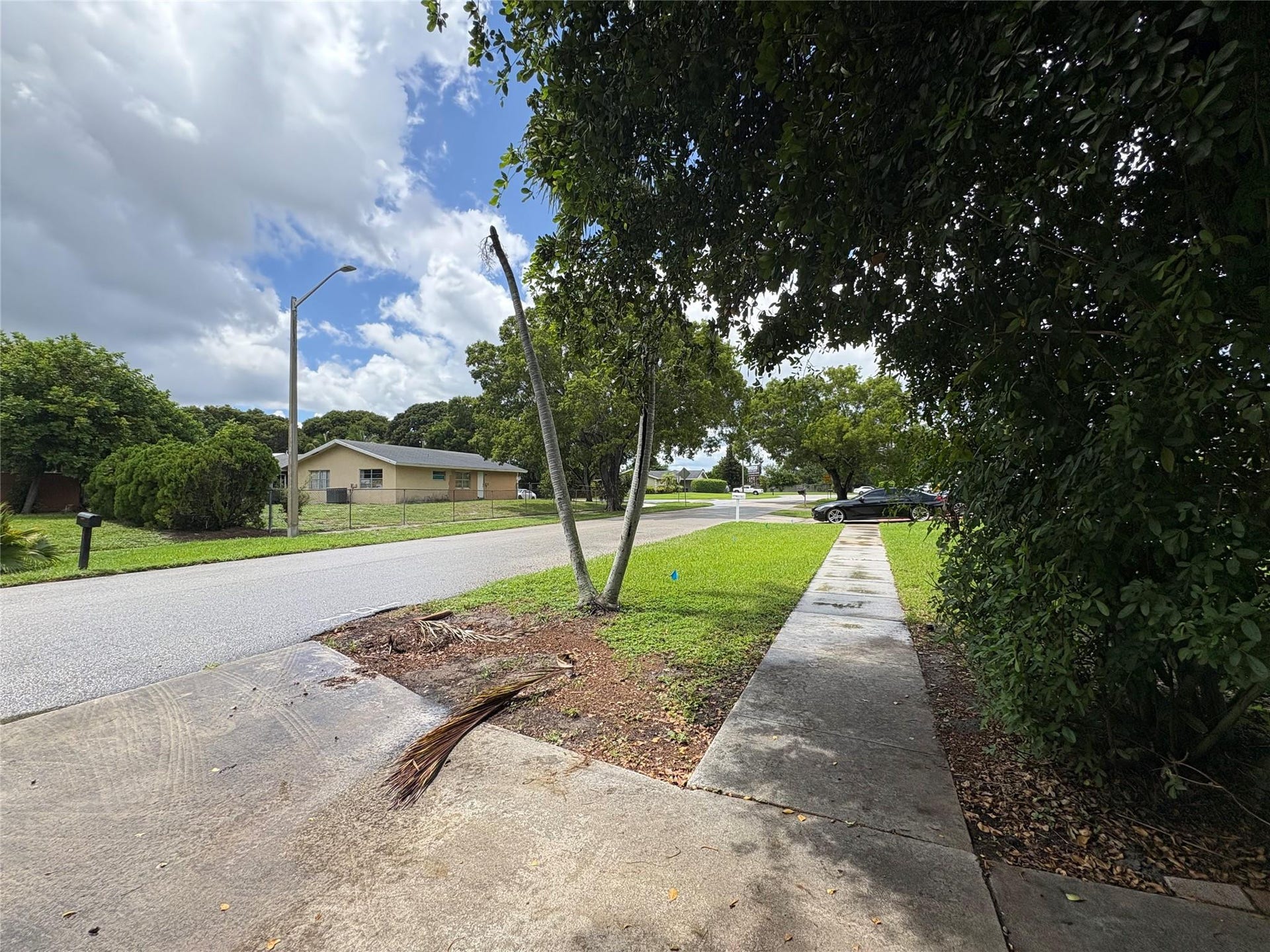 2109 PINEHURST Drive, West Palm Beach, FL 33407 Photo 8