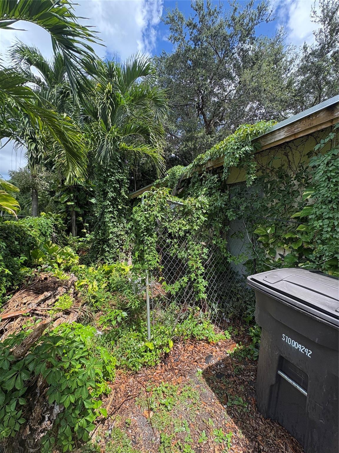 2109 PINEHURST Drive, West Palm Beach, FL 33407 Photo 6