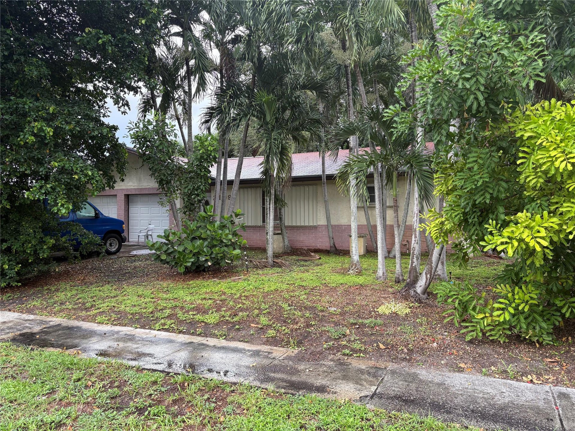 2109 PINEHURST Drive, West Palm Beach, FL 33407 Photo 3