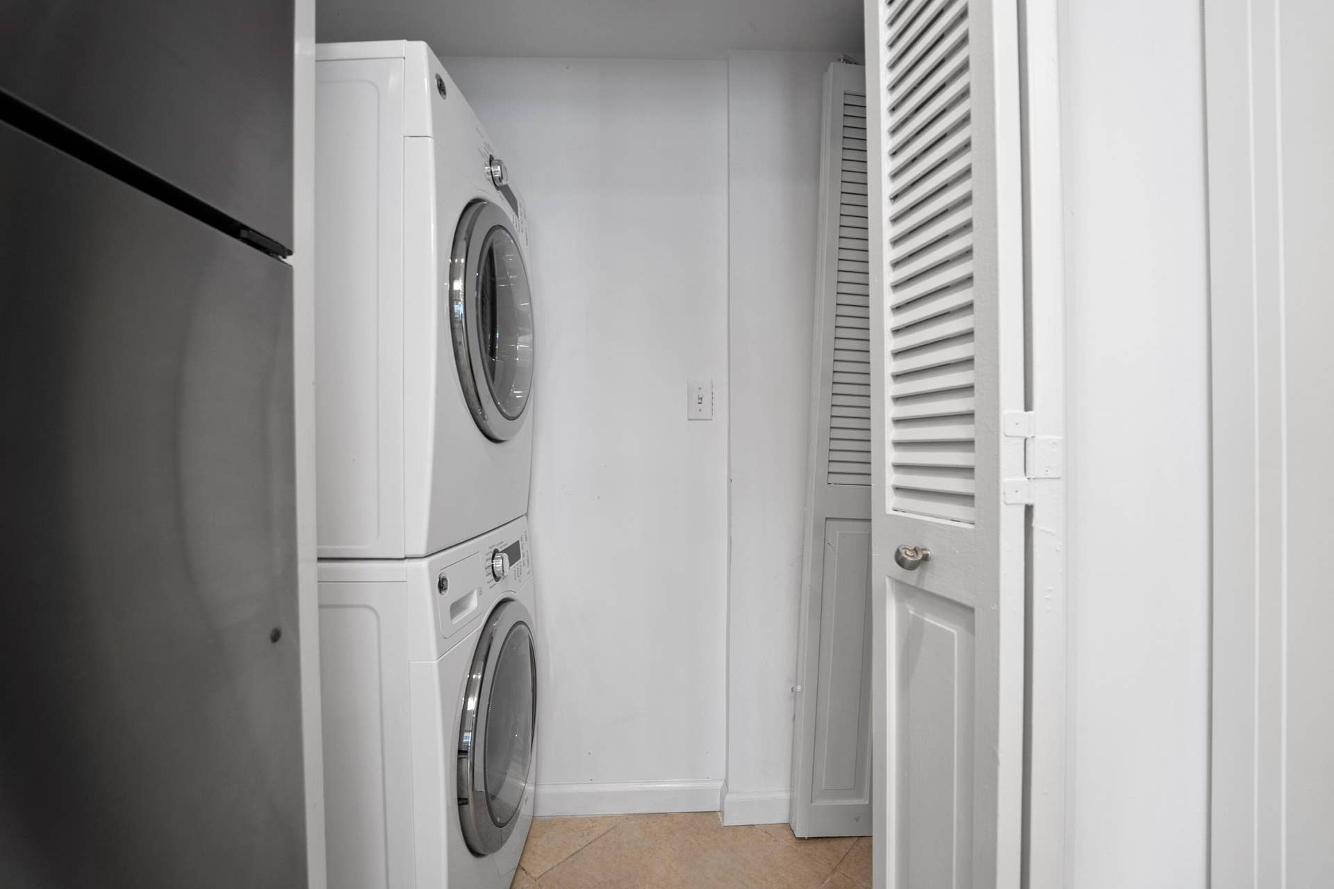 859 JEFFERY Street, #5120, Boca Raton, Boca Raton, FL 33487 Laundry Room