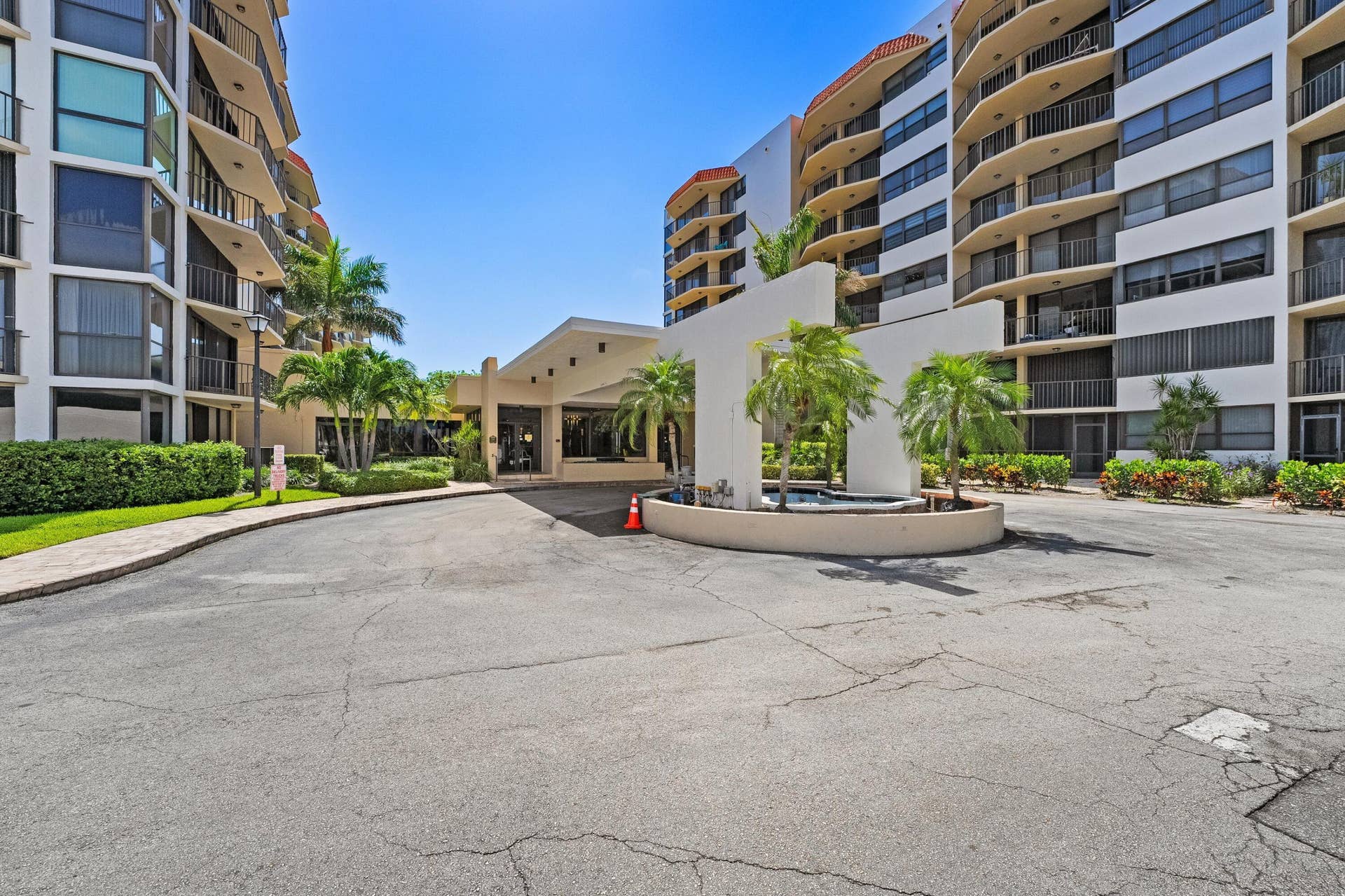 859 JEFFERY Street, #5120, Boca Raton, Boca Raton, FL 33487 Gate