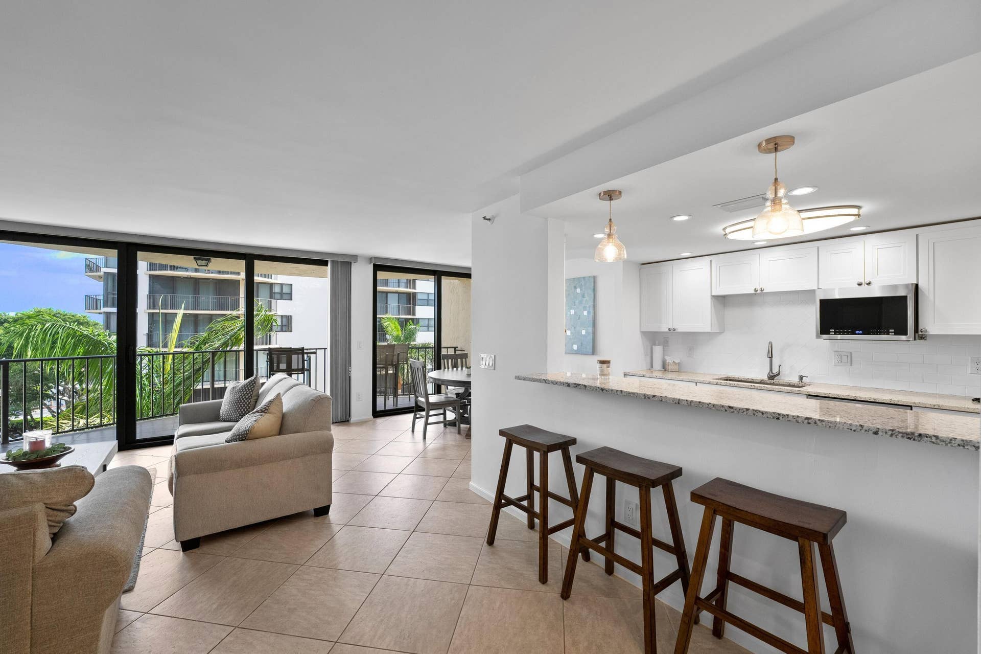 859 JEFFERY Street, #5120, Boca Raton, Boca Raton, FL 33487 Kitchen Bar