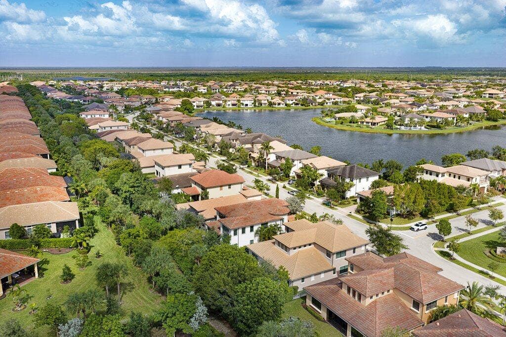 060_dji_20261026180439_0688_d_697