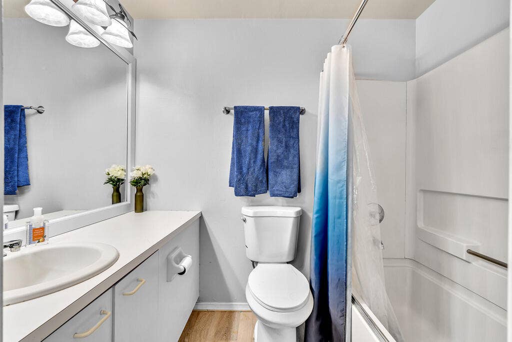 5464 JUBILEE Way, #221, Margate, FL 33063 Primary bathroom with a shower-tub combo