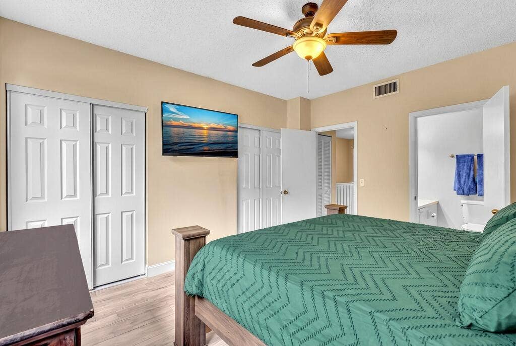 5464 JUBILEE Way, #221, Margate, FL 33063 Primary bedroom