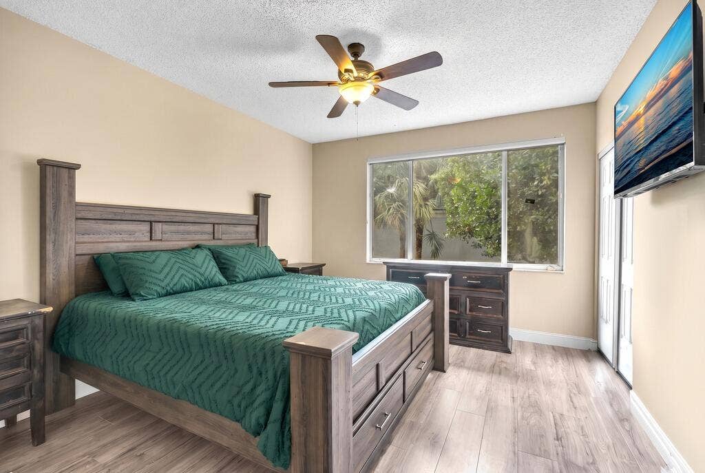 5464 JUBILEE Way, #221, Margate, FL 33063 Primary bedroom